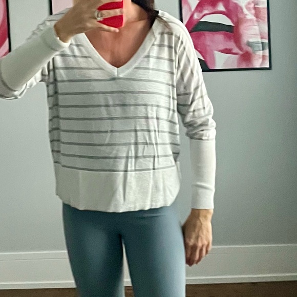 women’s CHASER Lurex Striped Grey White V Neck Sweater Top Sparkle Medium Crop - Picture 8 of 9